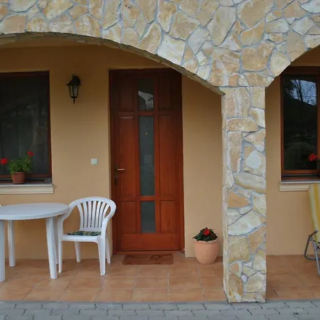 Mediterran Apartmanhaz * Eger